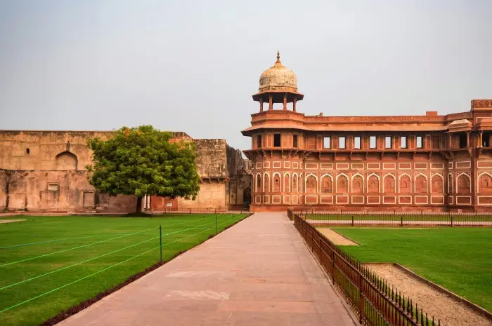 Agra Fort: A Majestic Testament to India's Glorious Past