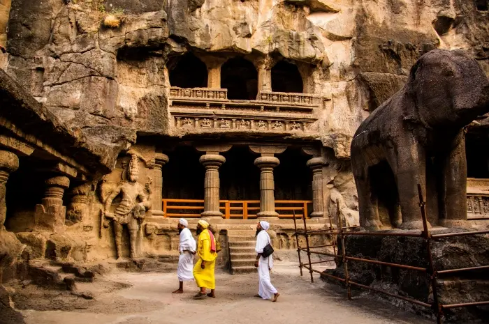 Ajanta and Ellora Caves (India) Travel Guide
